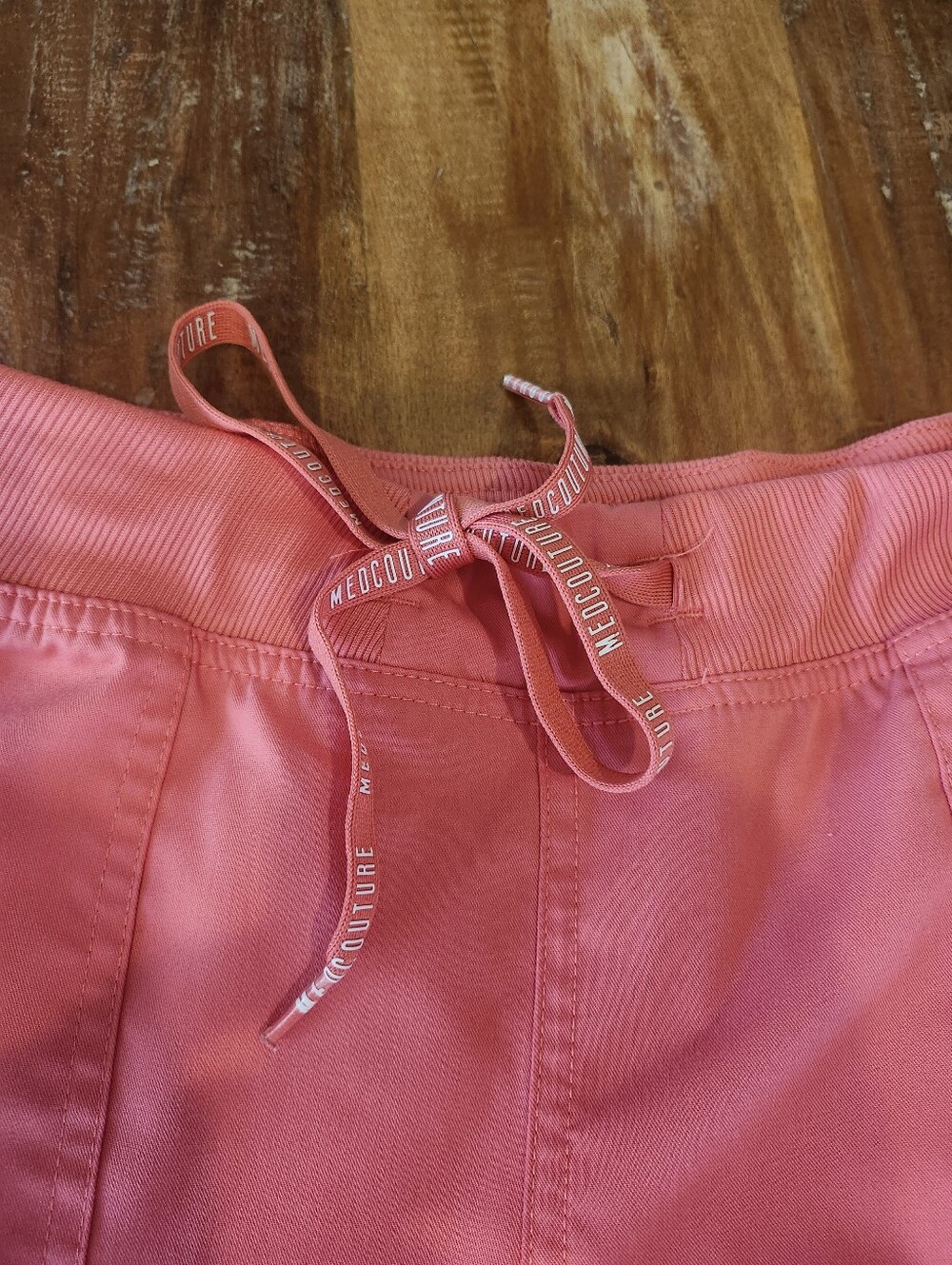 Med Couture Coral Pink Scrub Top and Jogger Pants Set (S/M) - Picture 10 of 12
